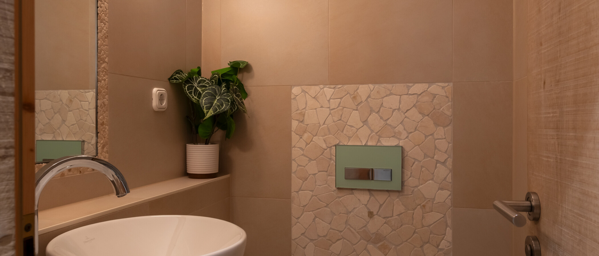 Fristående hus München Obersendling 01 Gästtoalett 14826