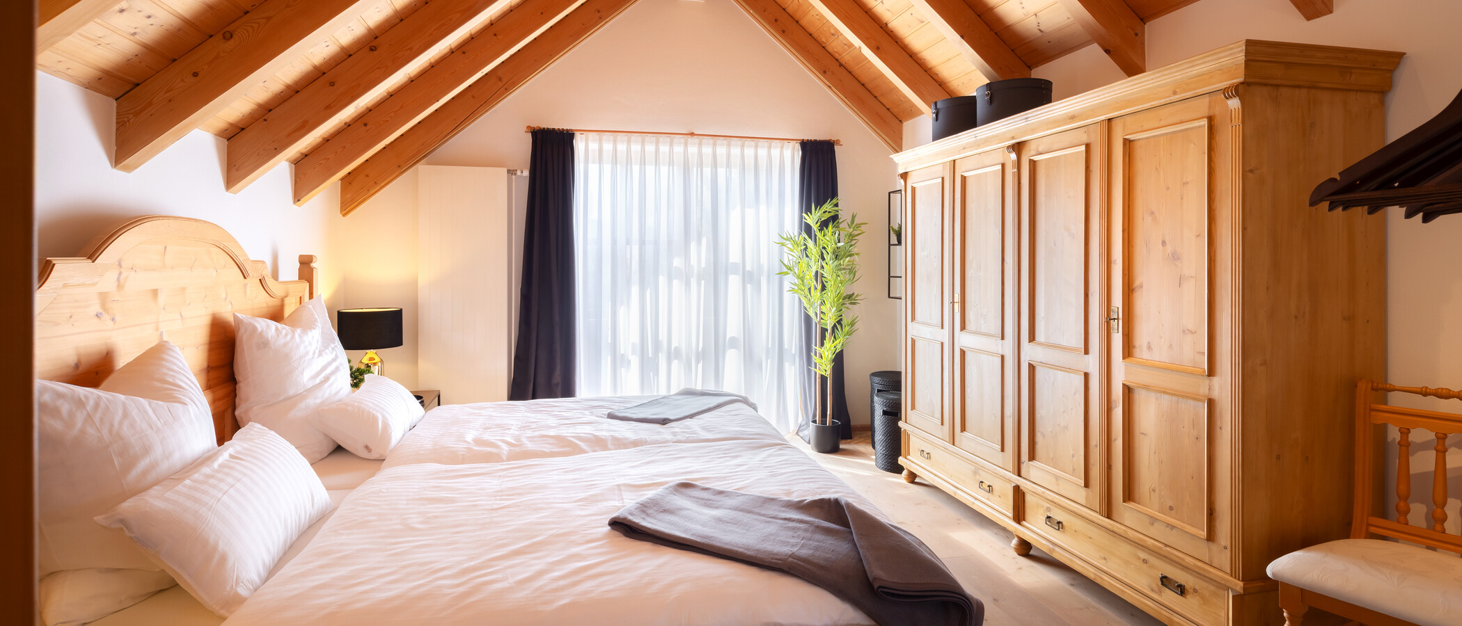 Fristående hus München Obersendling 01 1:a sovrummet 14826