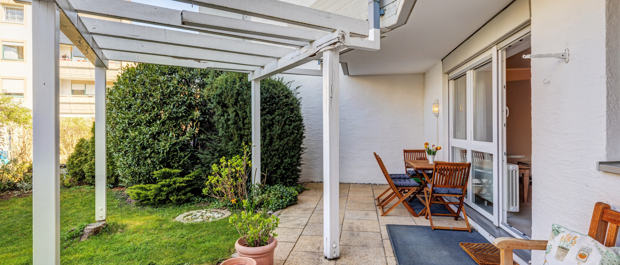 Ravna stran München Mittersendling 01 Terasa 14827