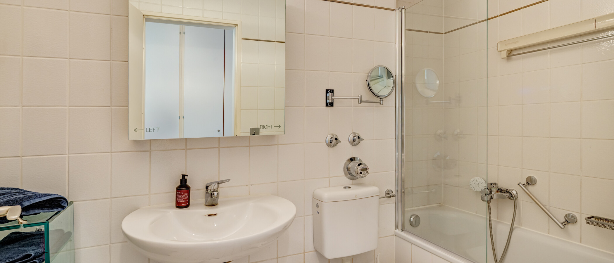 Ravna stran München Mittersendling 01 Prva kopalnica 14827