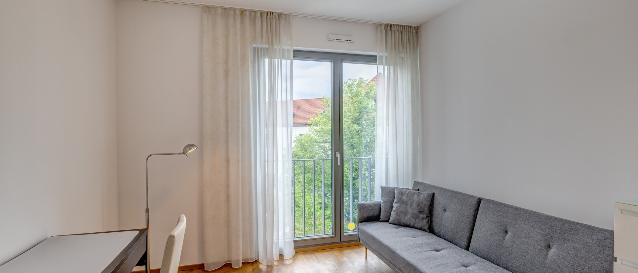 Ploché München Ludwigsvorstadt 01 Pracovna/pokoj pro hosty 14847