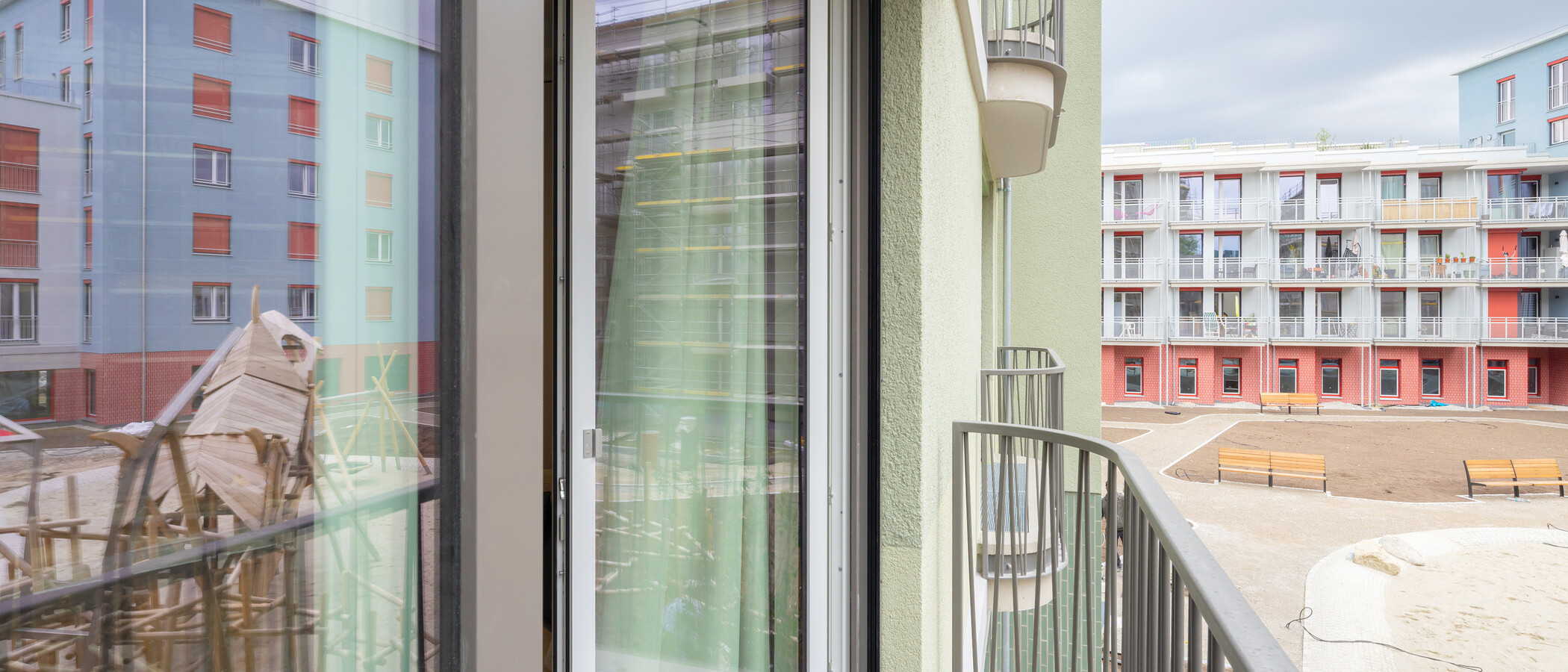 Ravna stran München Berg am Laim 01 Balkon 14931