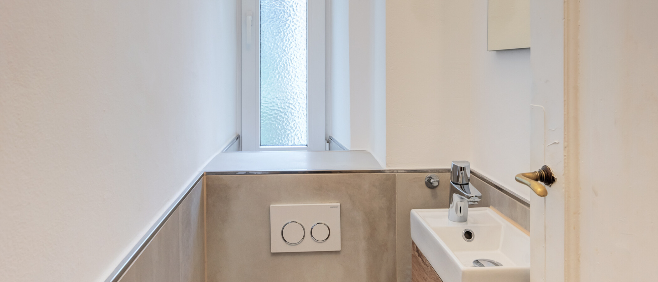 Lapos München Neuhausen 01 szep. WC 14942