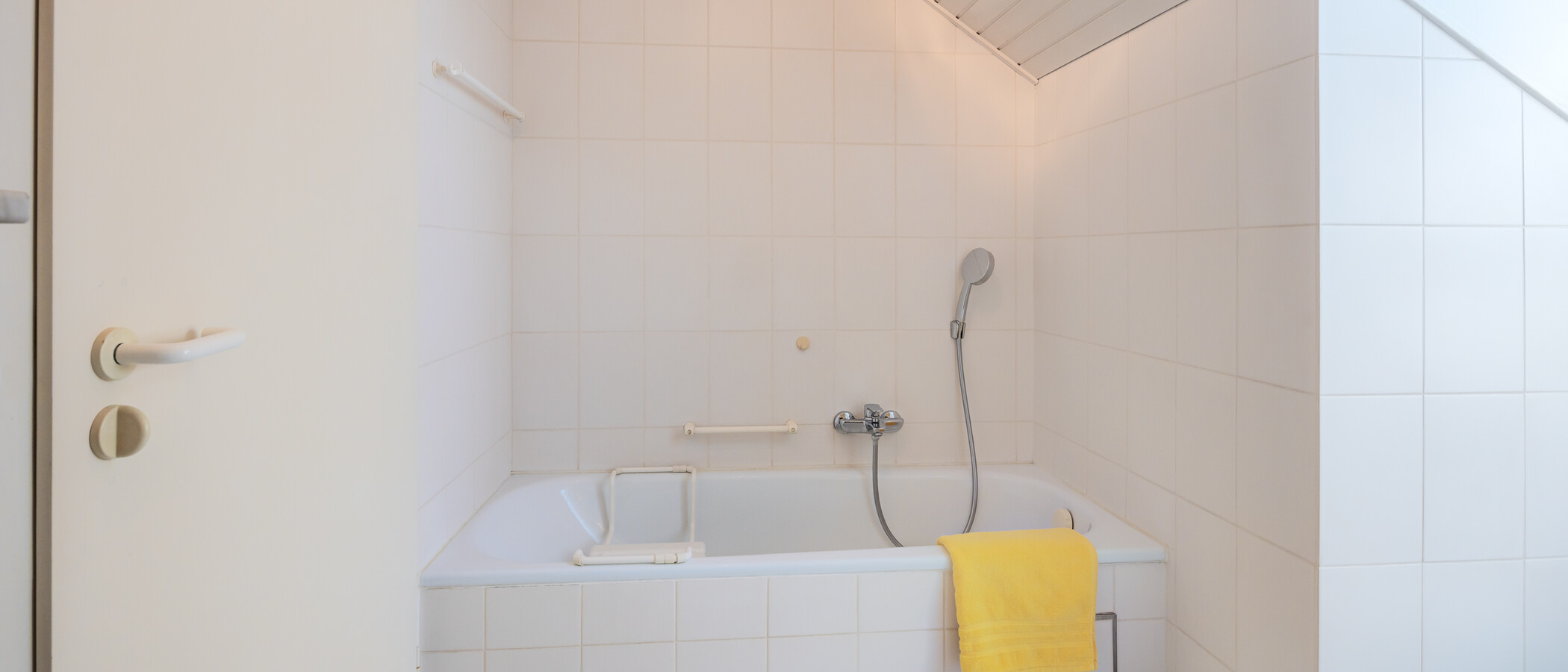 Podkrovní byt Germering 01 Koupelna 14946