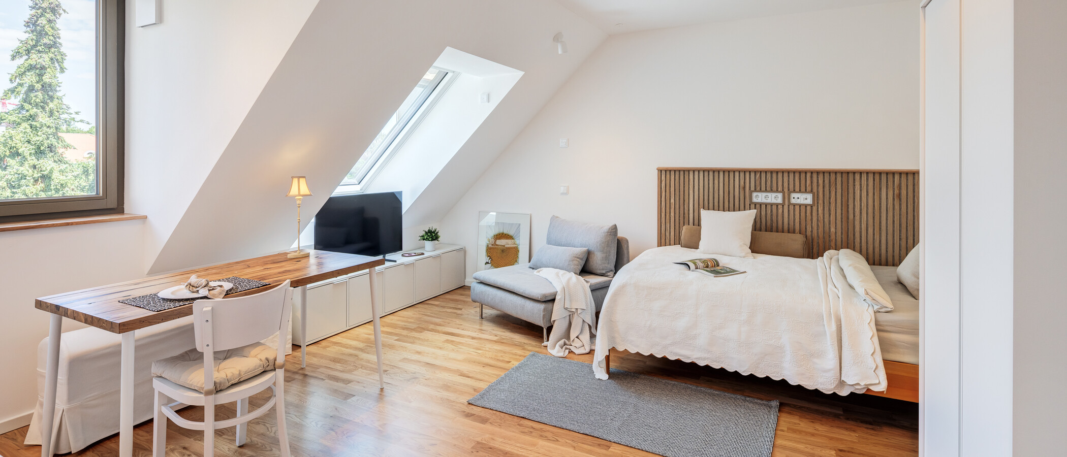 Podkrovní byt München Riem 01 Obývací prostor 14957