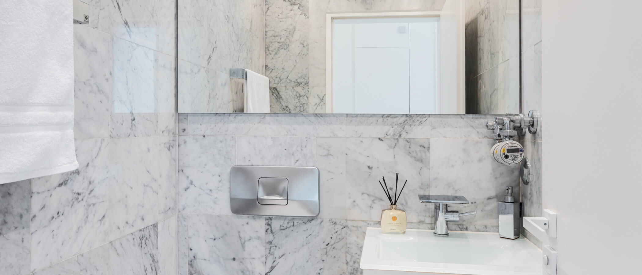 Penthouse lakás München Bogenhausen 01 szep. WC 14972