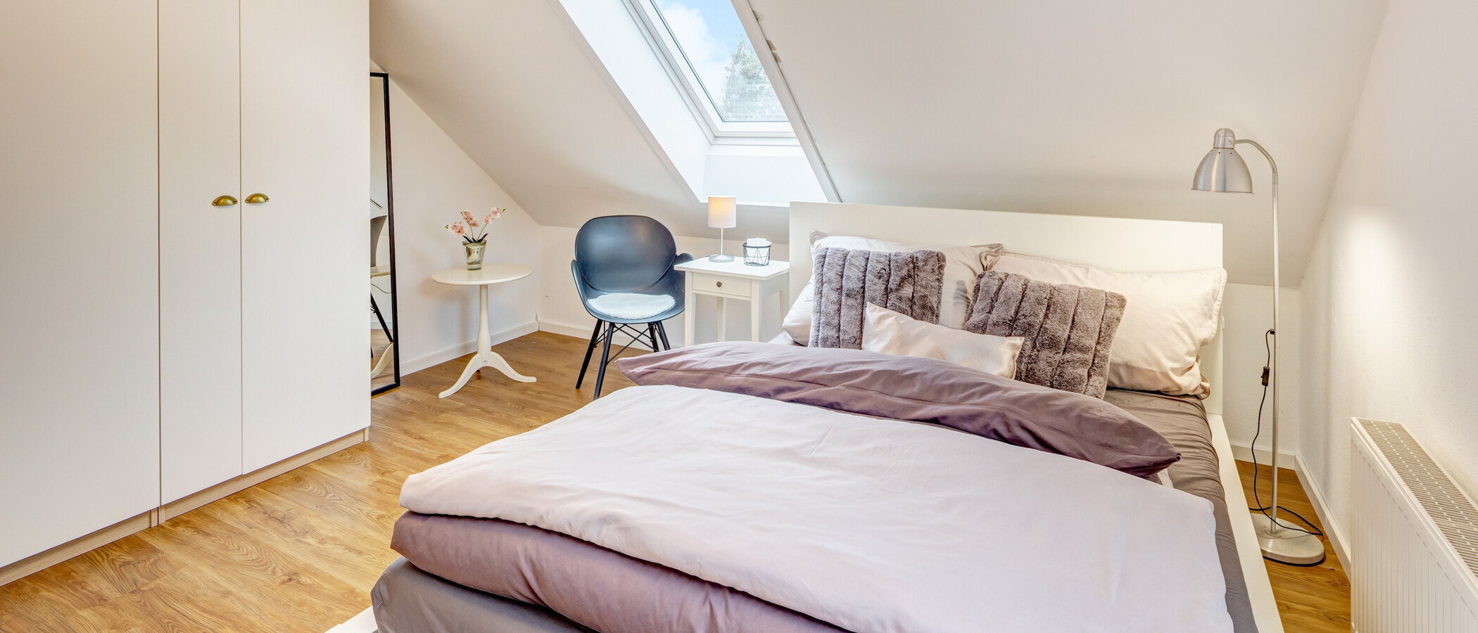 Podkrovní byt München Untermenzing 03 Ložnice 14986