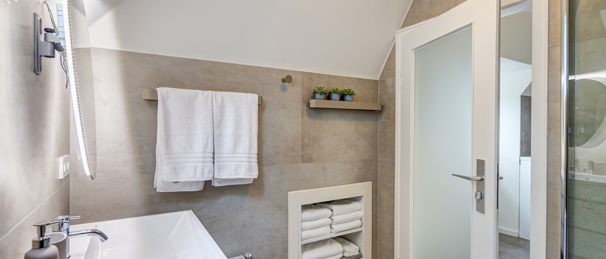 Loftsleilighet München Harlaching 02 Baderom 14993
