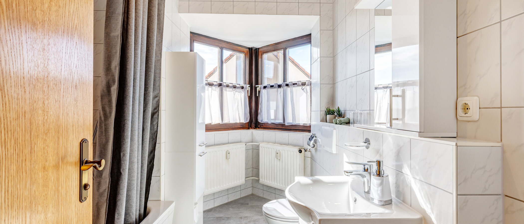 Podkrovní byt Eching 01 Koupelna 15004