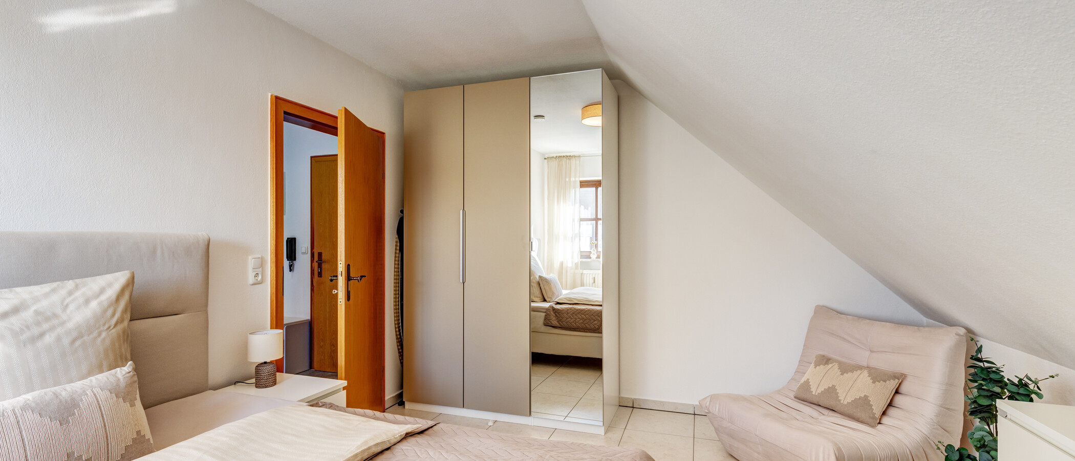 Podkrovní byt Eching 03 Ložnice 15004
