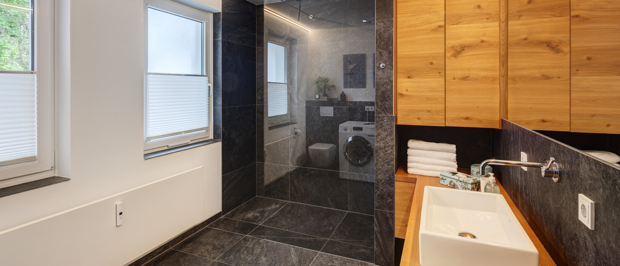 Apartament cu terasă pe acoperiș München Solln 02 Baie 15010