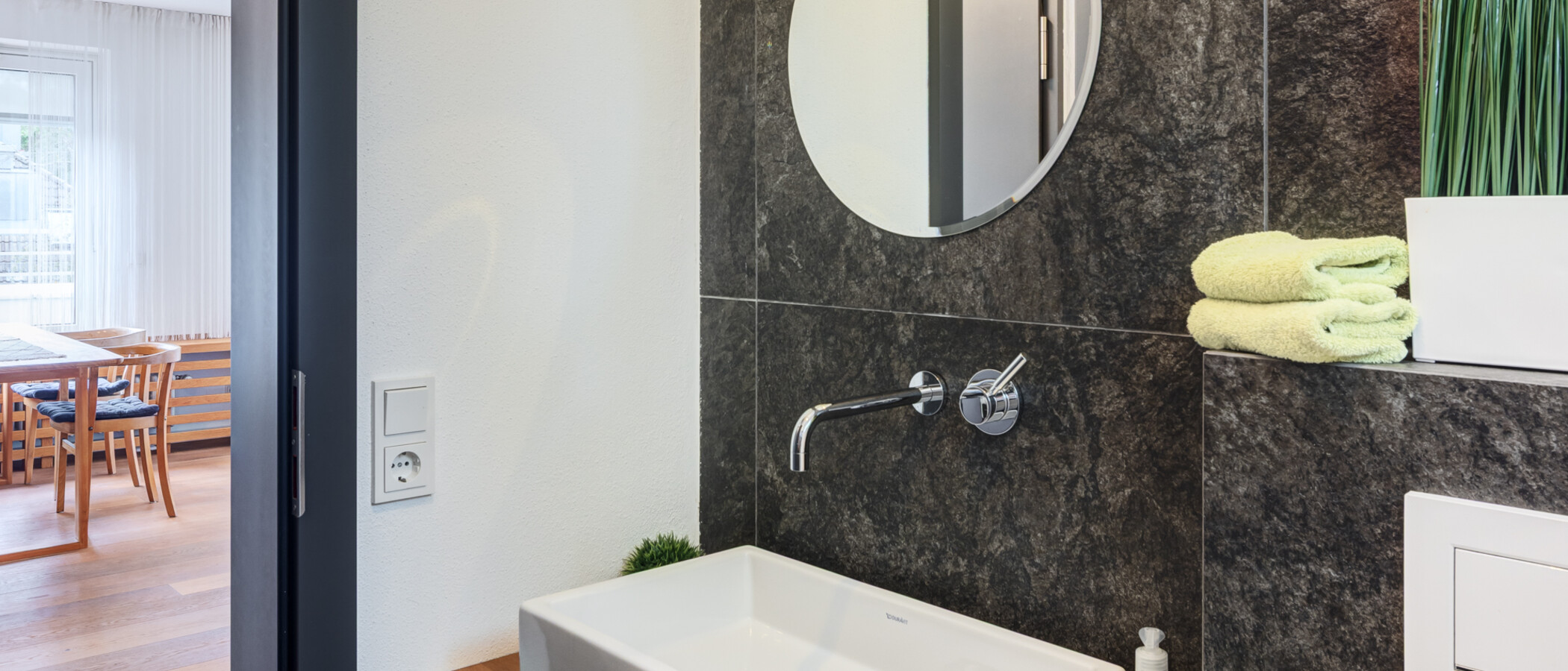Apartament cu terasă pe acoperiș München Solln 02 WC pentru oaspeți 15010