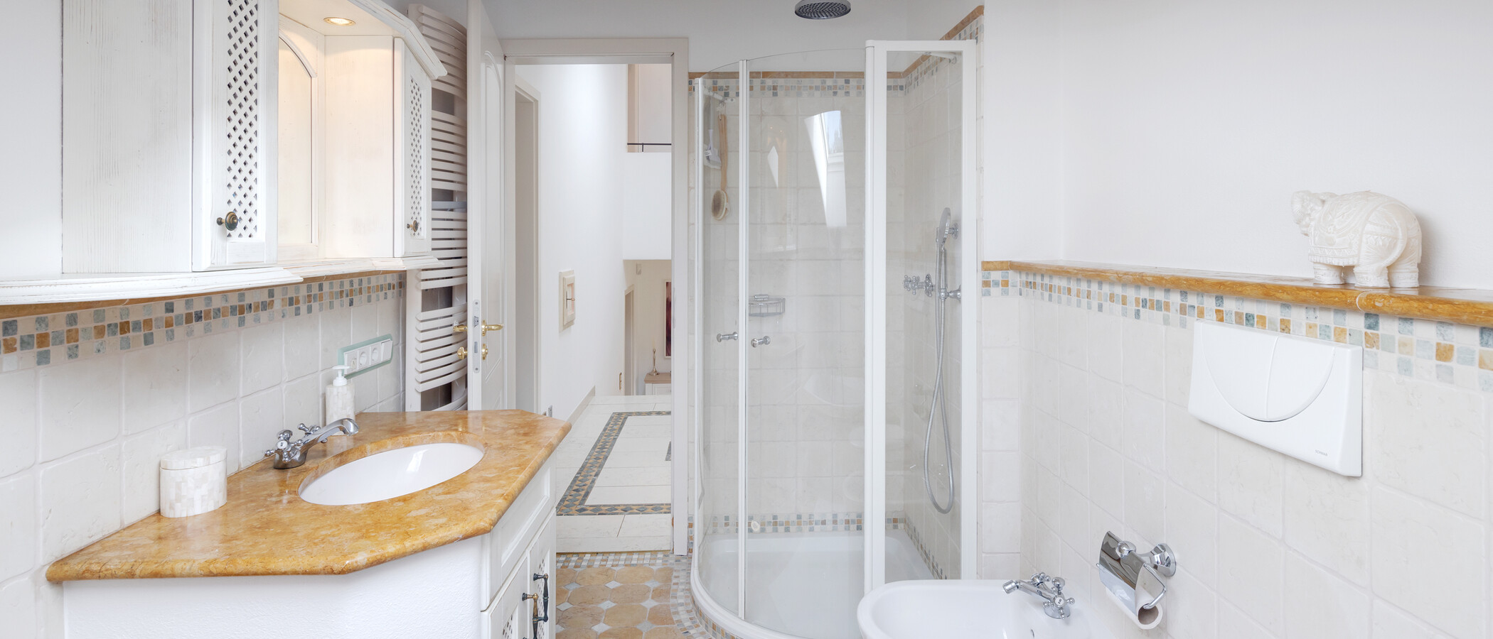 Vila Grünwald 03 2. koupelna 15022
