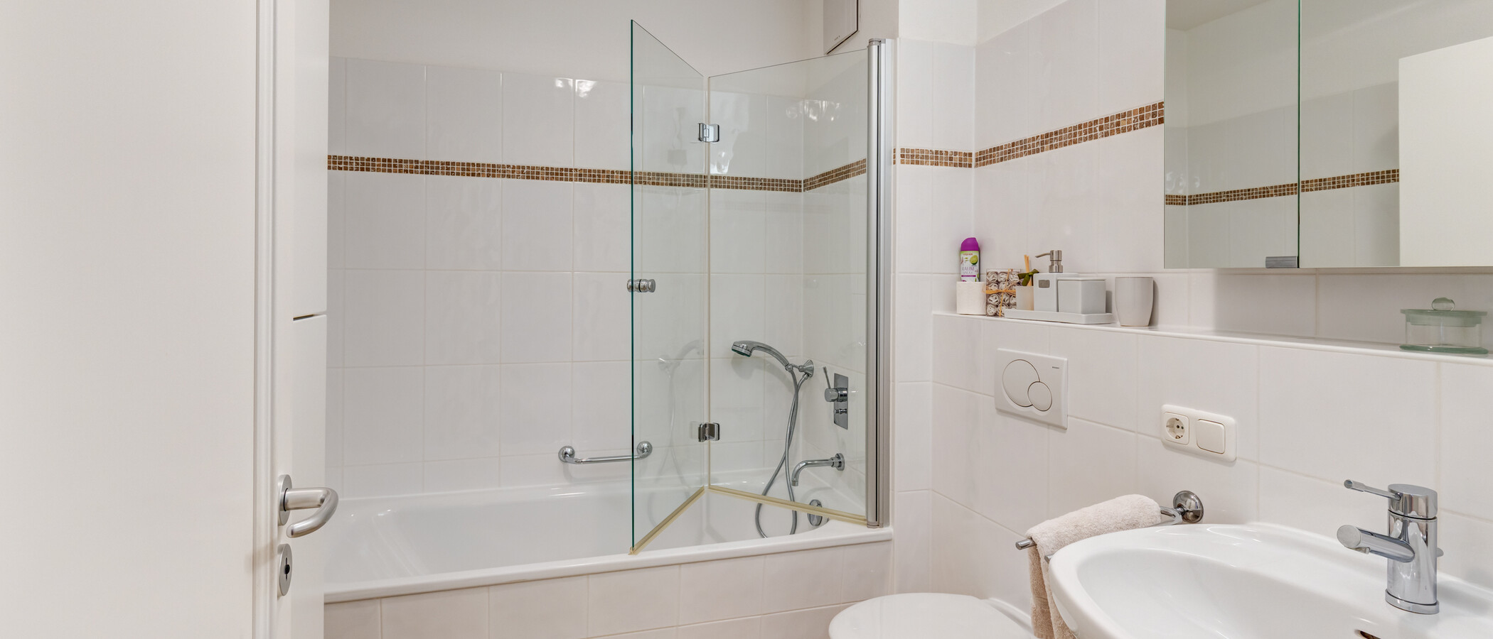 Flat Bad Wiessee 01 Baderom 15048