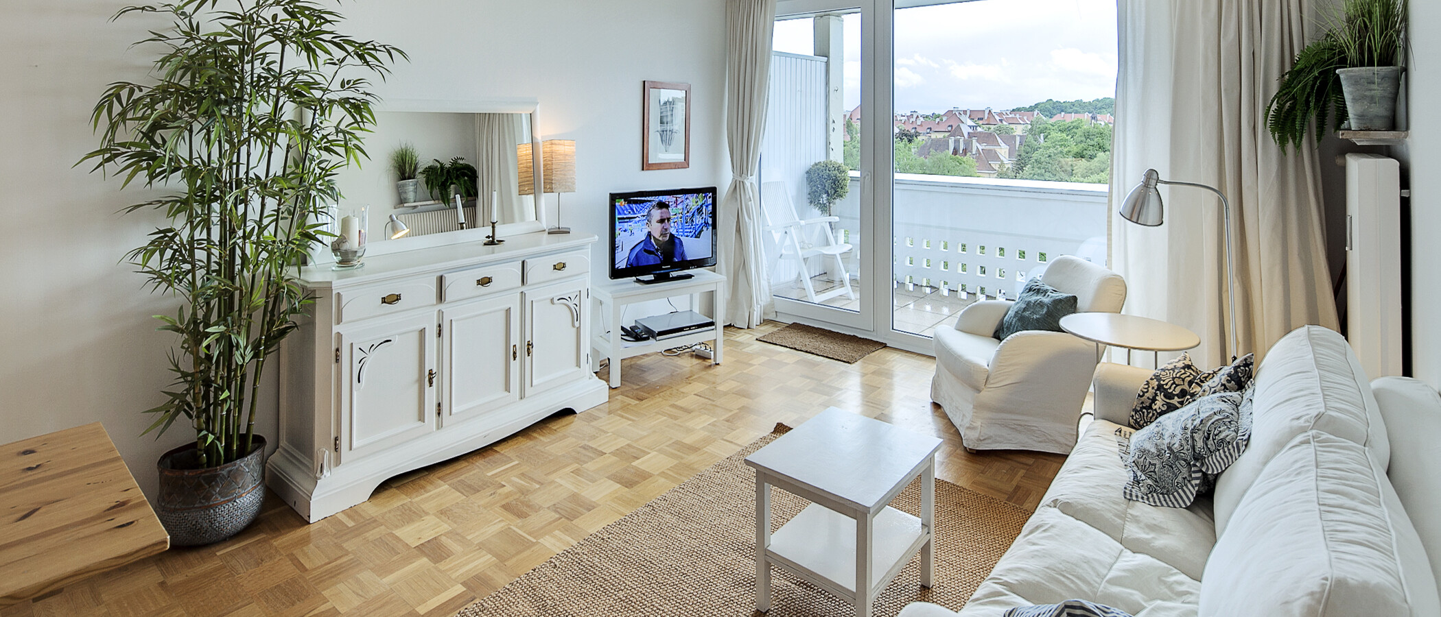 Ploché München Schwabing-Nord (zw. Belgrad- & Leopoldstraße) 01 Living 1541