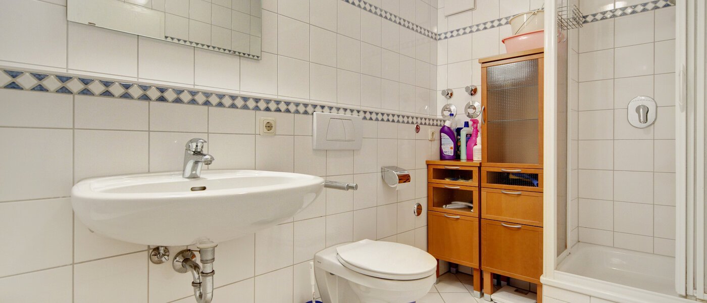 Mezonetno stanovanje München Waldtrudering 02 Kopalnica 1557