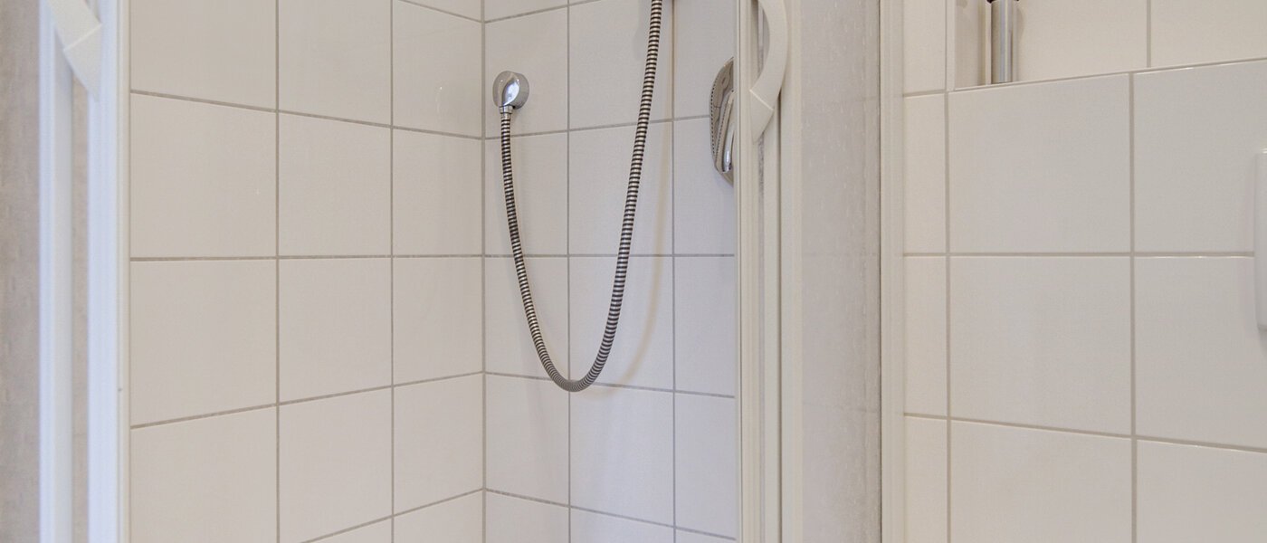 Mezonetno stanovanje München Waldtrudering 02 2. kopalnica 1557