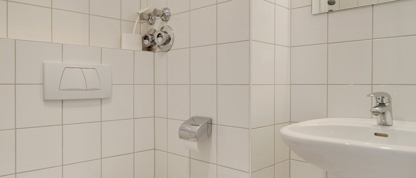 Mezonetno stanovanje München Waldtrudering 04 2. kopalnica 1557