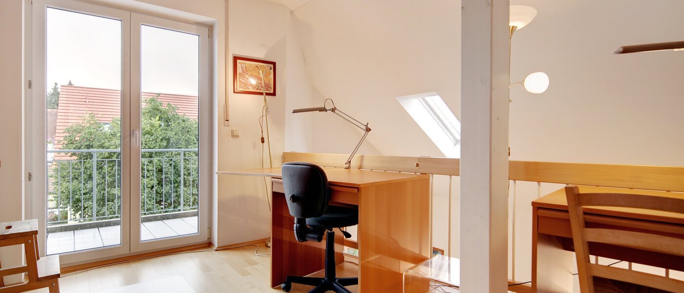 Mezonetno stanovanje München Waldtrudering 01 Delovno območje 1557