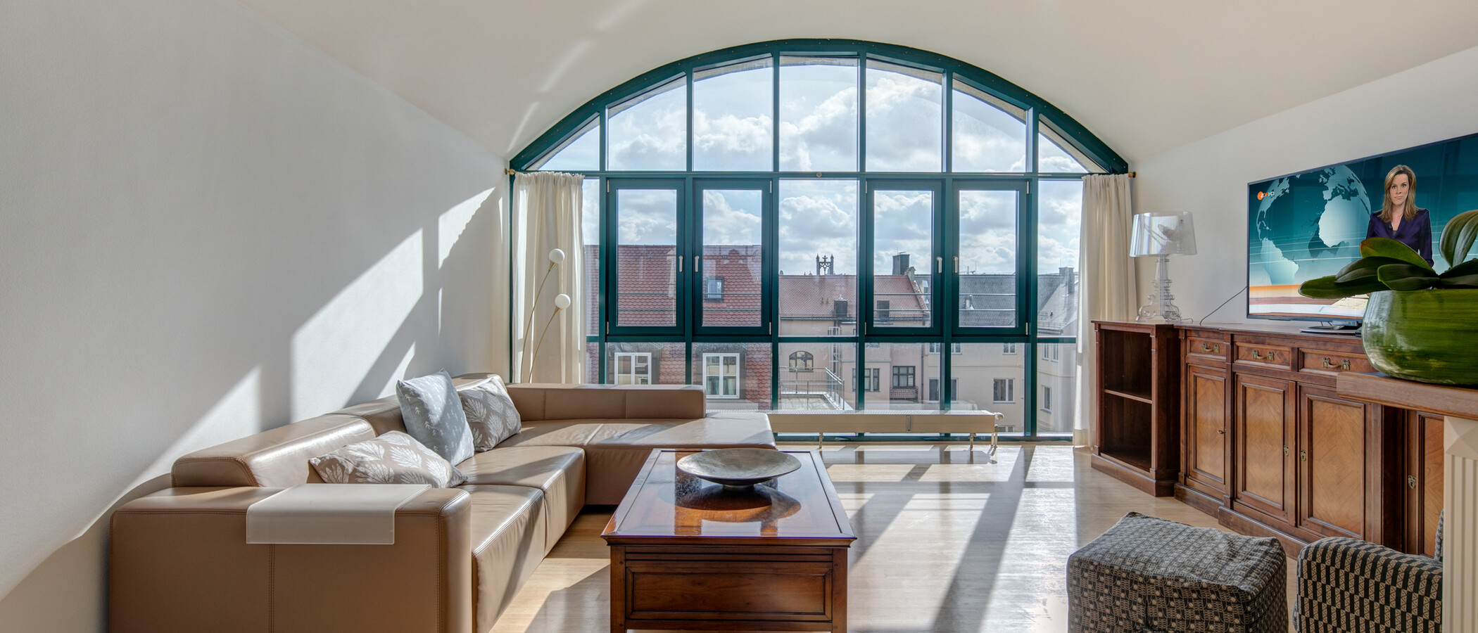 Střešní terasa bytu München Maxvorstadt - Westen 01 Living 1607