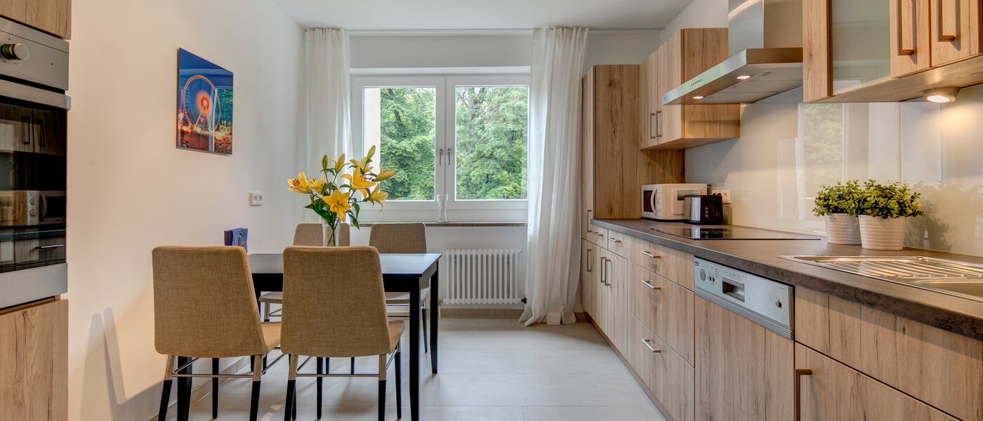 Płaski München Altbogenhausen 01 Kuchnia 1627