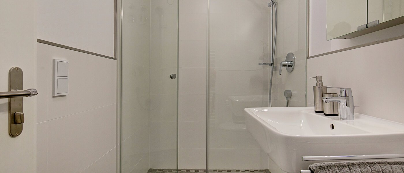 Płaski München Altbogenhausen 02 2. łazienka 1627