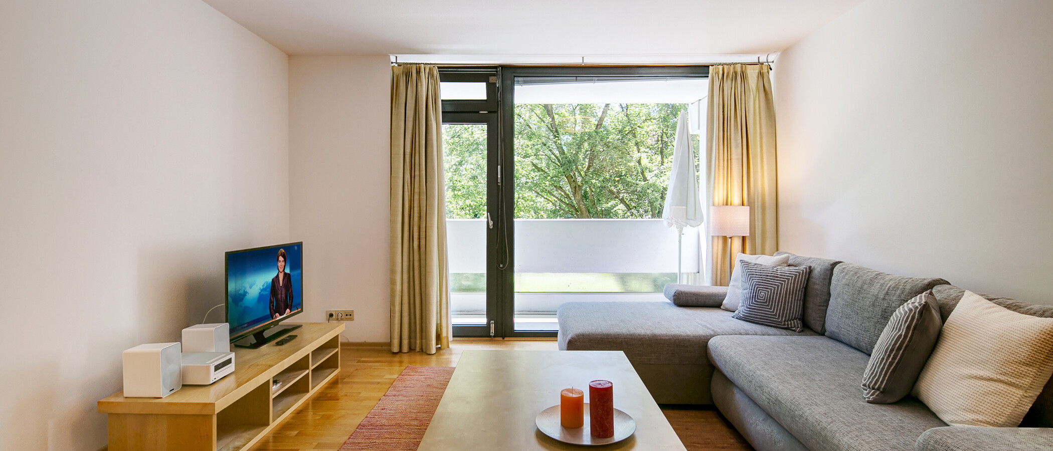 Ploché München Schwabing-Nord (zw. Belgrad- & Leopoldstraße) 03 Living 1675