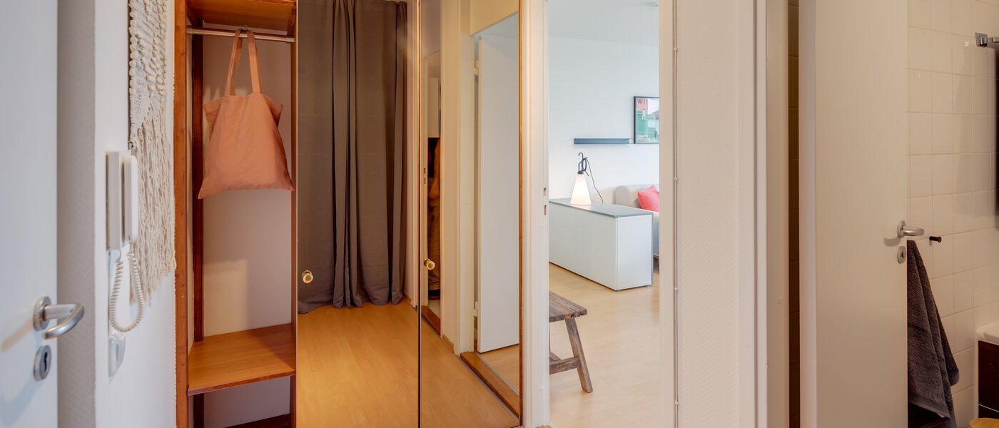 Plat München Schwabing-Nord (zw. Leopoldstraße & Englischen Garten) 01 Coridor / hol 1739