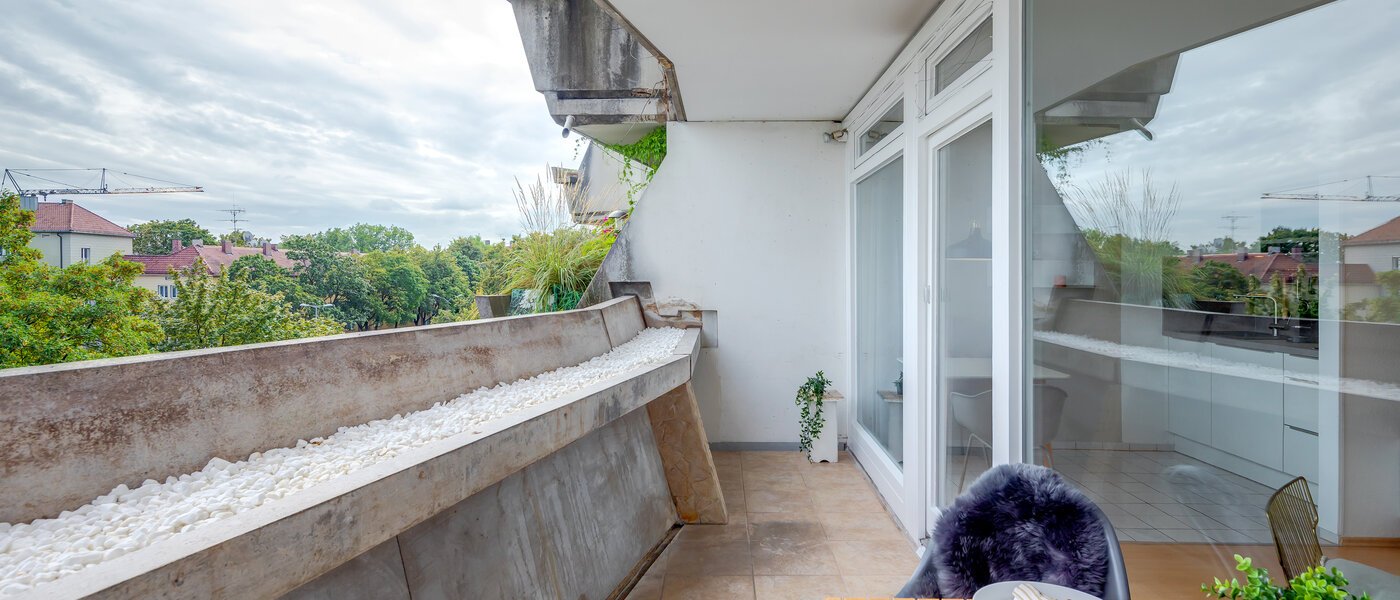 Plat München Schwabing-Nord (zw. Leopoldstraße & Englischen Garten) 04 Balcon 1739