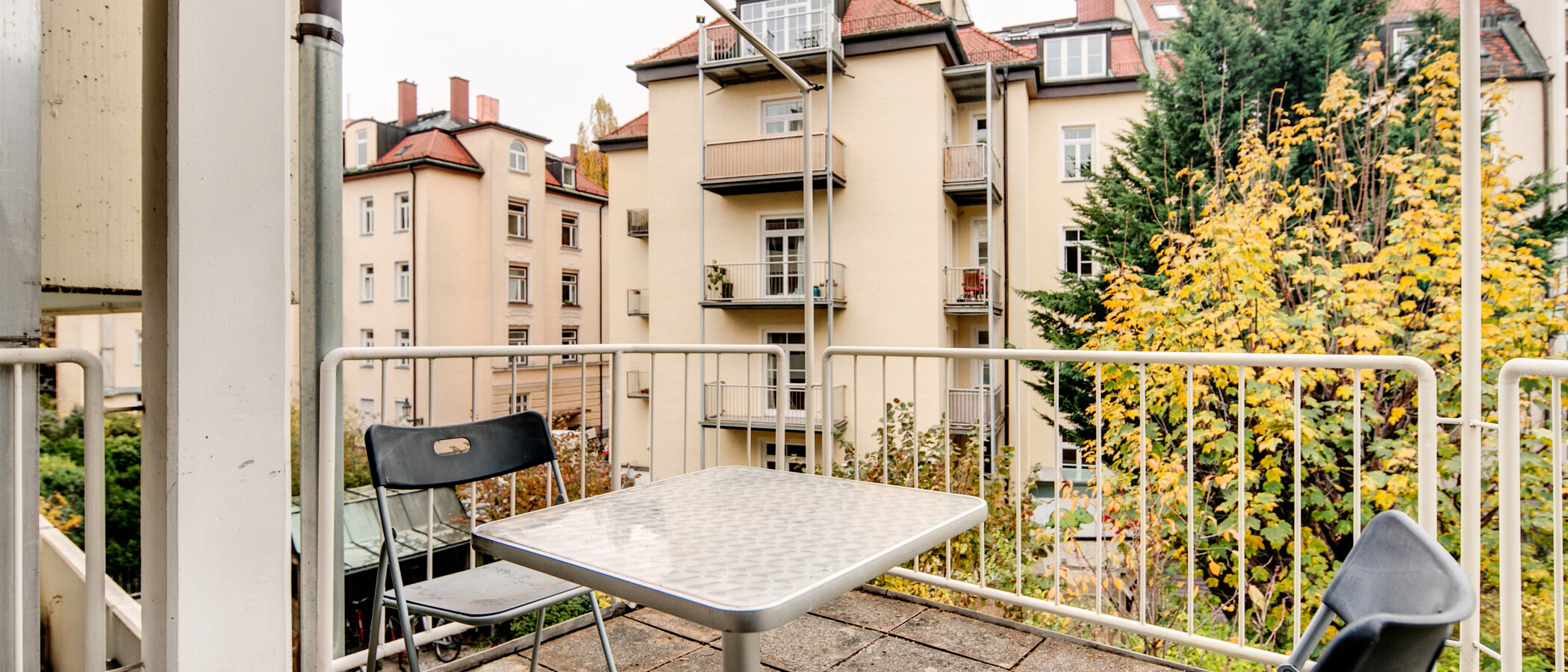 Lapos München Schwabing (rechts der Leopoldstraße) 01 Erkély 1976