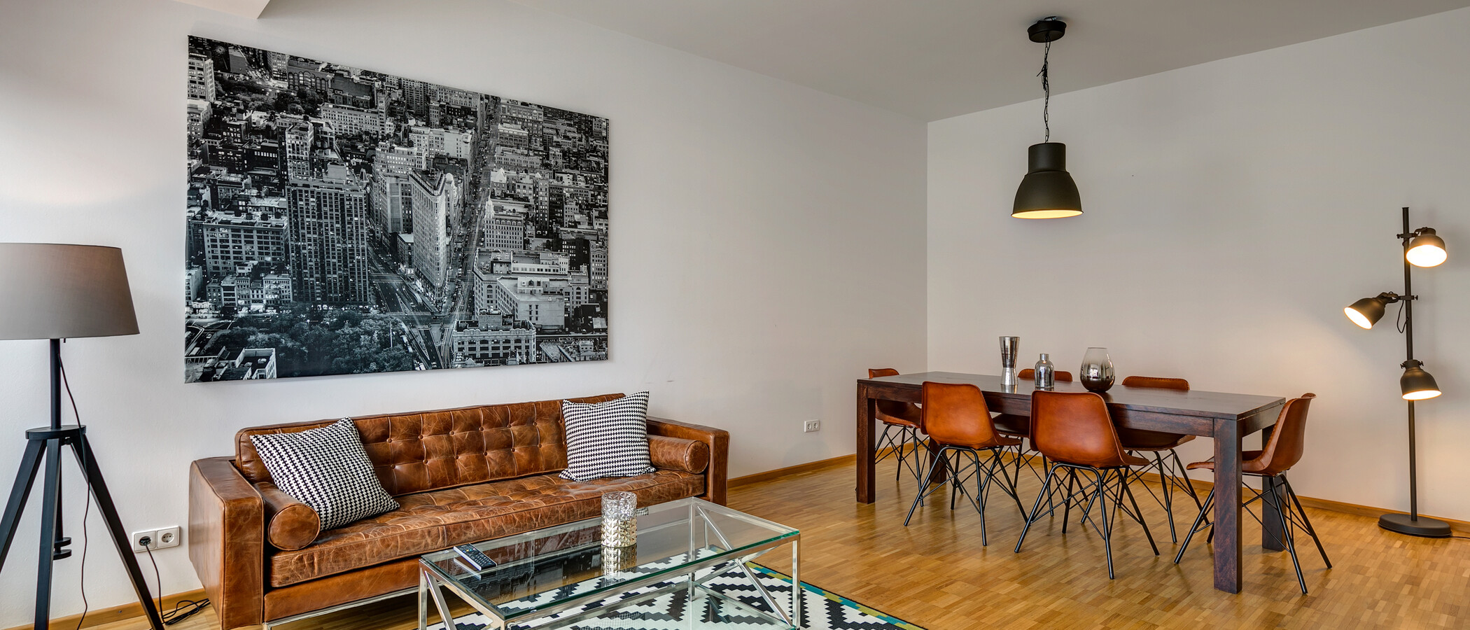 Апартамент с покривна тераса München Maxvorstadt - Museumsviertel 01 Living 2