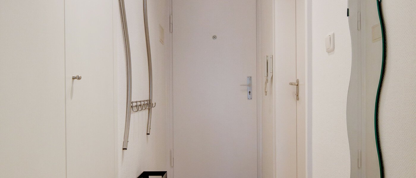 Плоский München Forstenried 01 Коридор/передпокій 2065