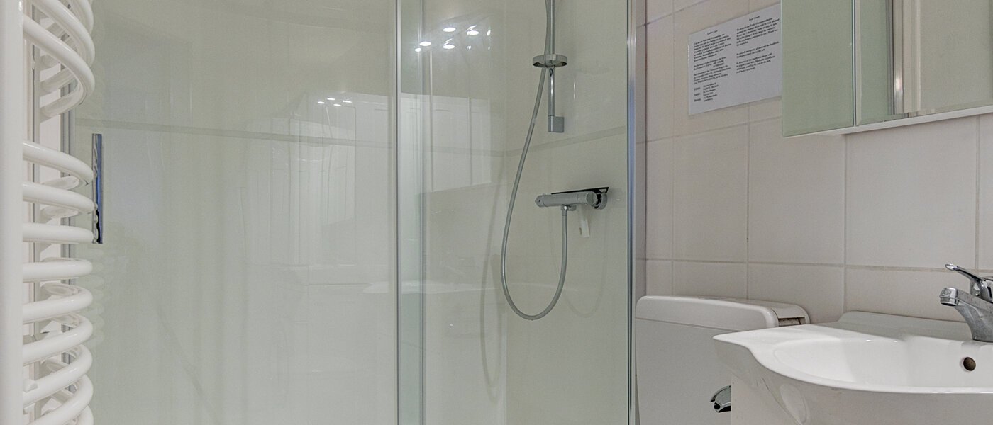 Suterénny byt Pullach im Isartal 02 Kúpeľňa 2191