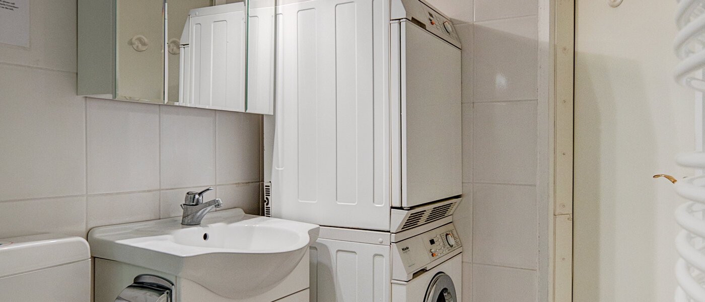 Suterénny byt Pullach im Isartal 04 Kúpeľňa 2191