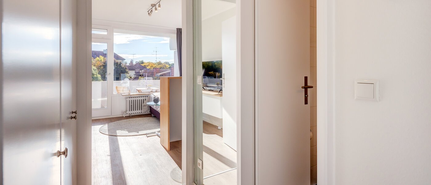 Lapos München Schwabing-Nord (zw. Leopoldstraße & Englischen Garten) 02 Folyosó/folyosó 2242