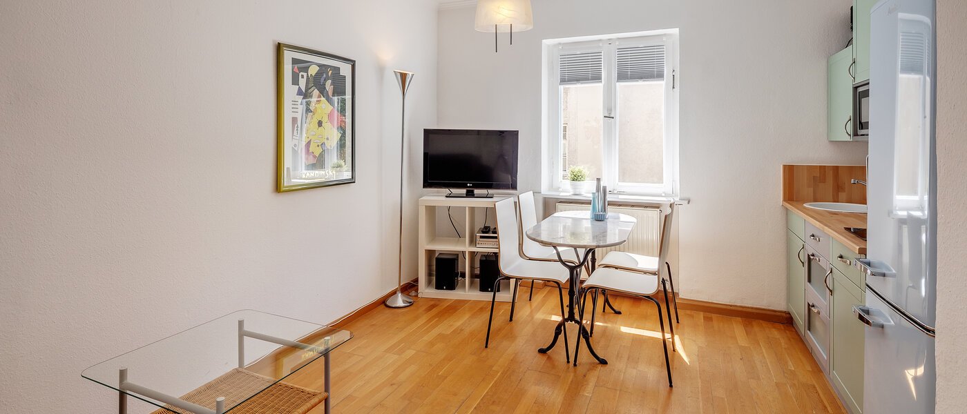 Ploché München Schwabing-West (rund um den Hohenzollernplatz) 02 Obývací prostor 2568