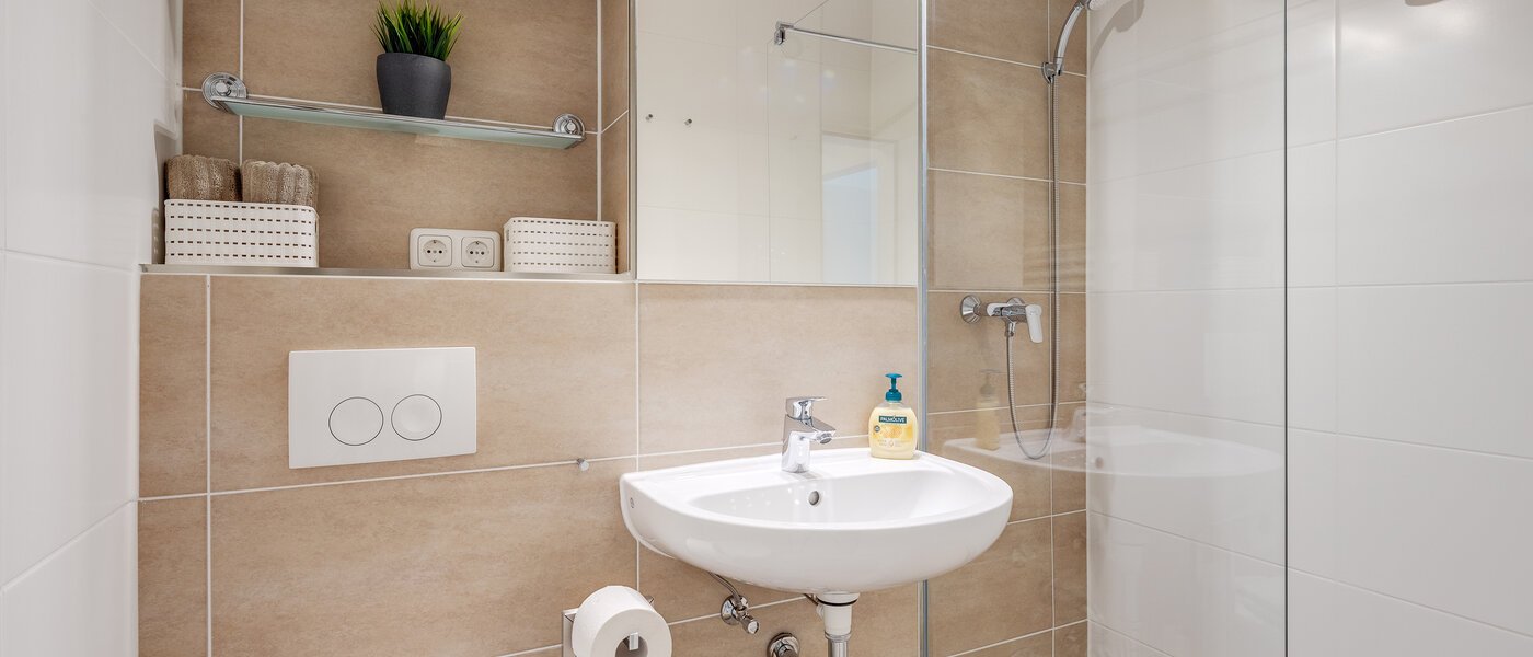 Lapos München Milbertshofen 01 Fürdőszoba 2619