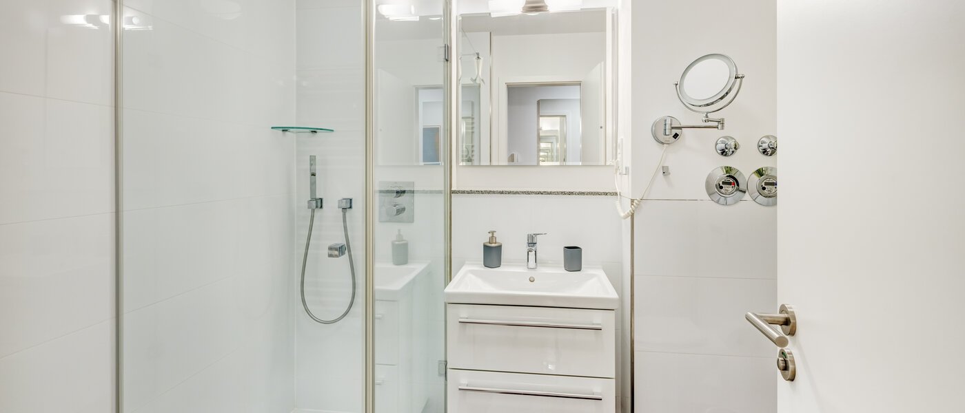 Lapos München Harlaching 01 Fürdőszoba 2673