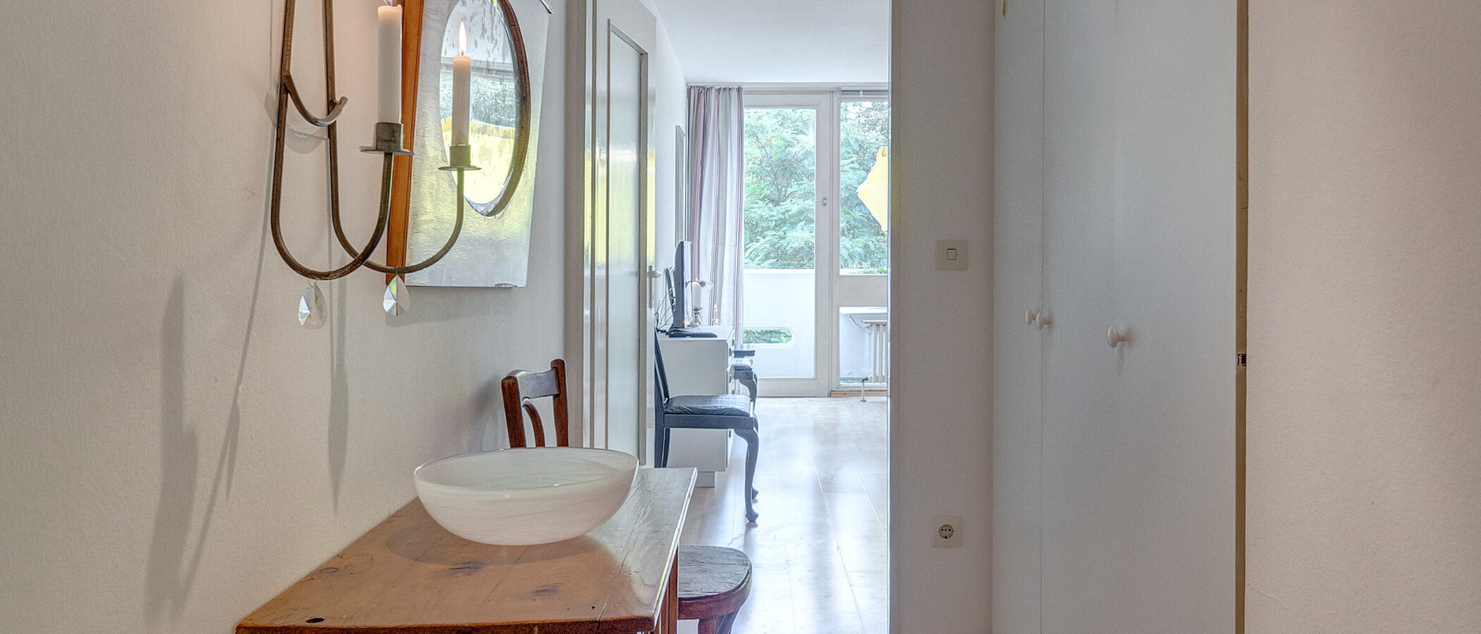 Flat München Schwabing (links der Leopoldstraße) 01 Korridor/gang 2684