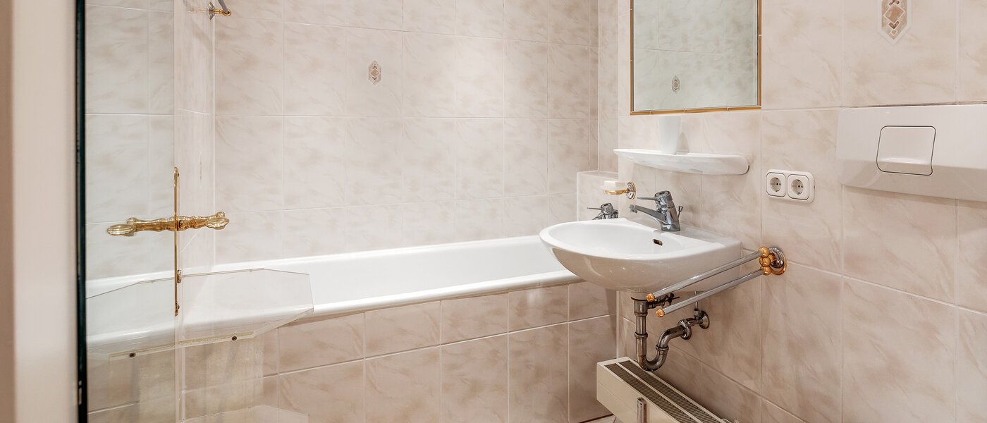 Lapos München Schwabing (rechts der Leopoldstraße) 02 Fürdőszoba 2699