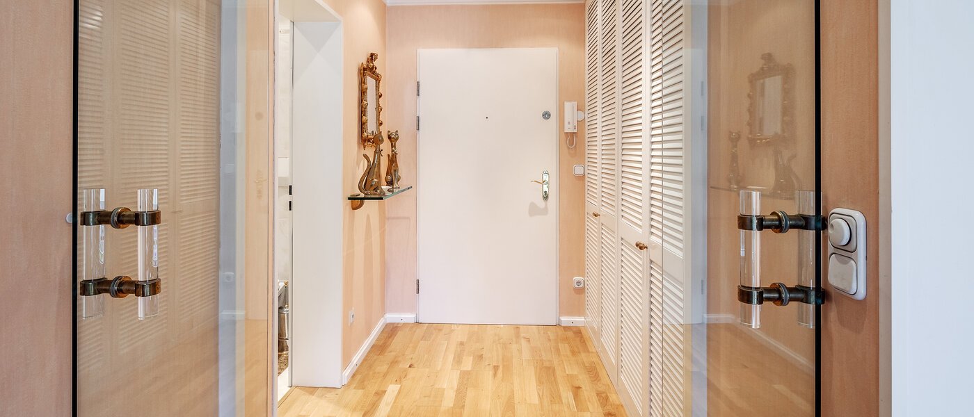 Lapos München Schwabing (rechts der Leopoldstraße) 01 Folyosó/folyosó 2699