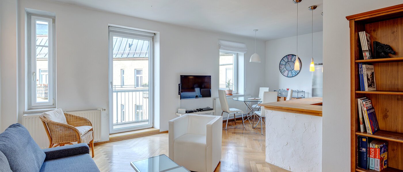 플랫 München Haidhausen 02 거실 공간 2886