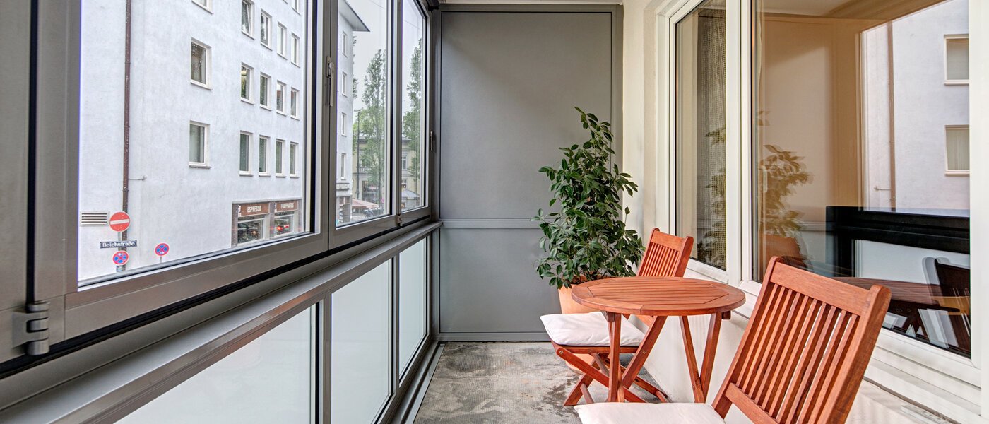 Ploché München Schwabing-Nord (zw. Leopoldstraße & Englischen Garten) 01 Balkon 3091