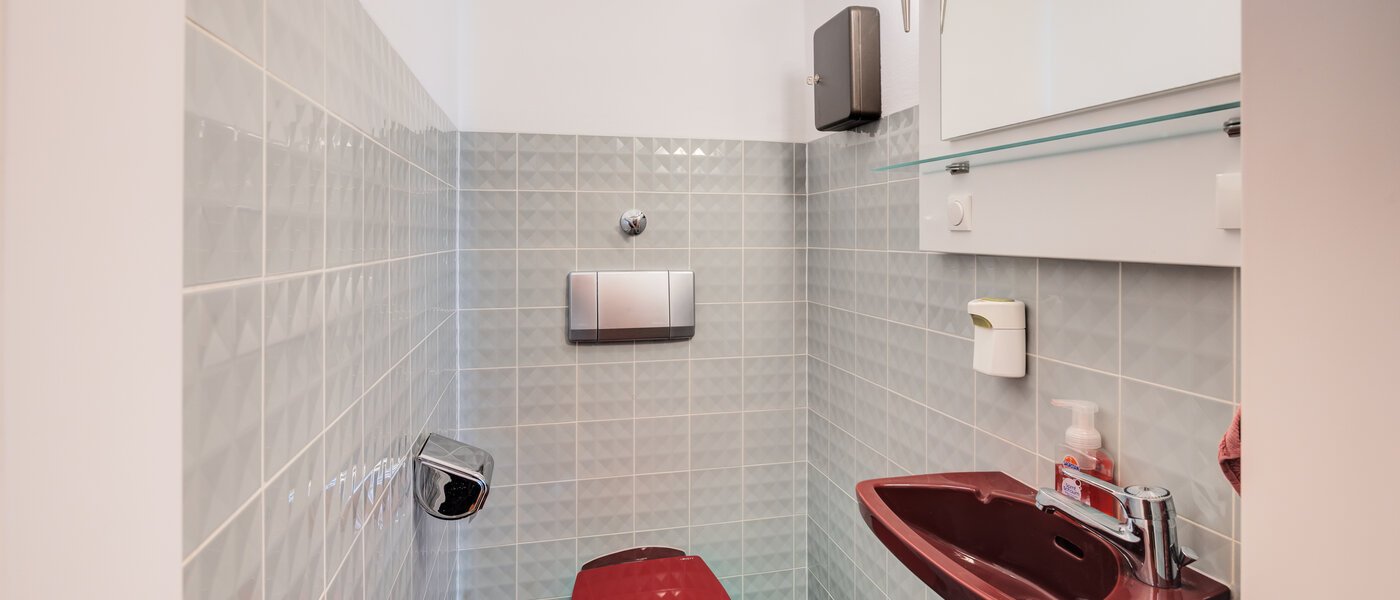 Ploché München Harlaching 01 WC pro hosty 3096