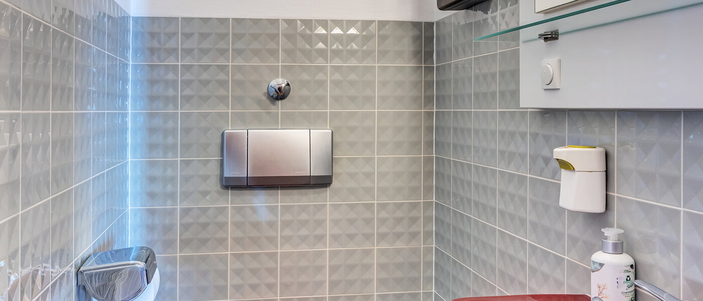 Flad München Harlaching 01 Gæstetoilet 3096