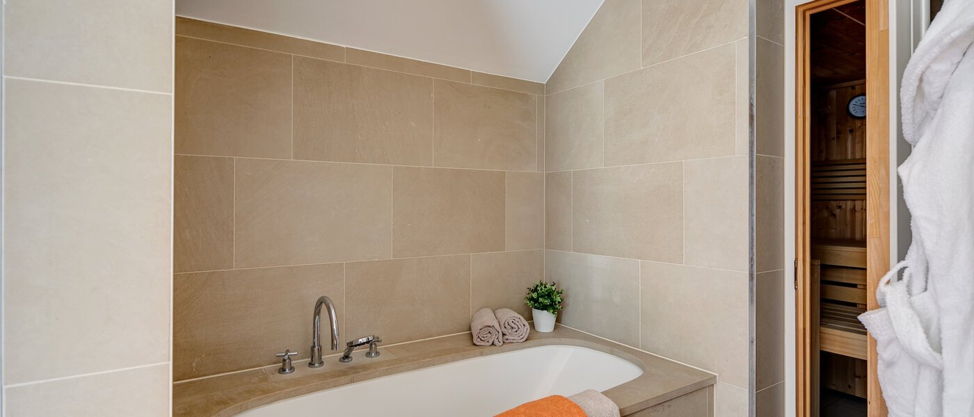 ikerház München Schwabing (links der Leopoldstraße) 04 Fürdőszoba 3396