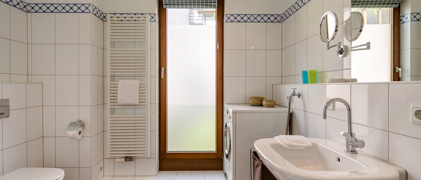 ikerház München Schwabing (links der Leopoldstraße) 02 2. fürdőszoba 3396