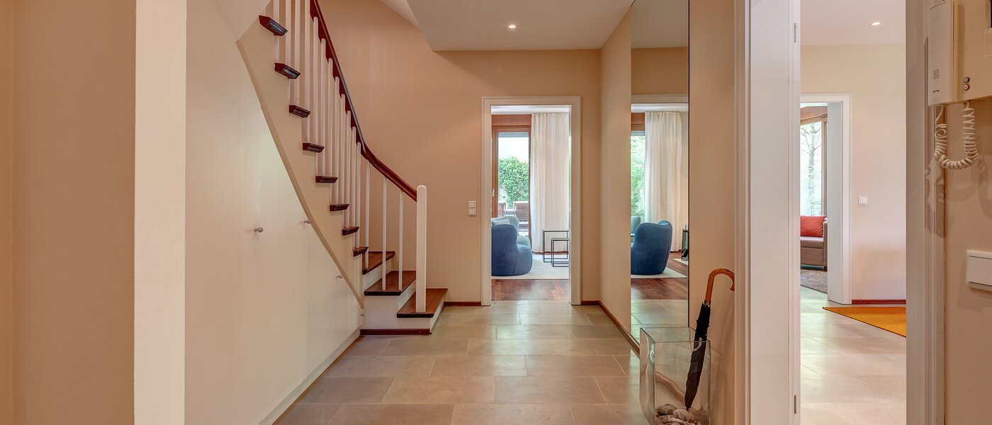 ikerház München Schwabing (links der Leopoldstraße) 01 Folyosó/folyosó 3396