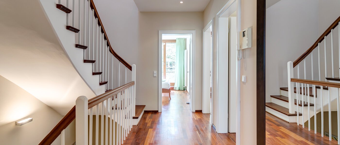 ikerház München Schwabing (links der Leopoldstraße) 04 Folyosó/folyosó 3396