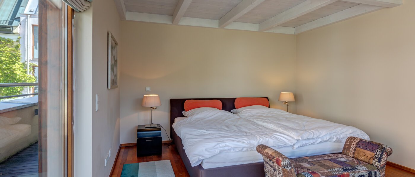 ikerház München Schwabing (links der Leopoldstraße) 02 Hálószoba 3396